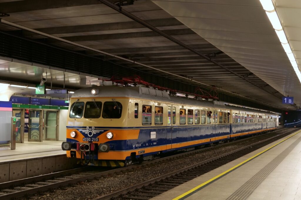 Der 4030.210 unterwegs auf Jubiläumsfahrt am 29.10.2022 im Fahrgastbetrieb