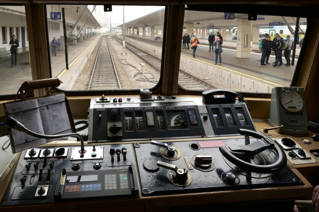 Im Führerstand des wunderbar restaurierten 4030.210