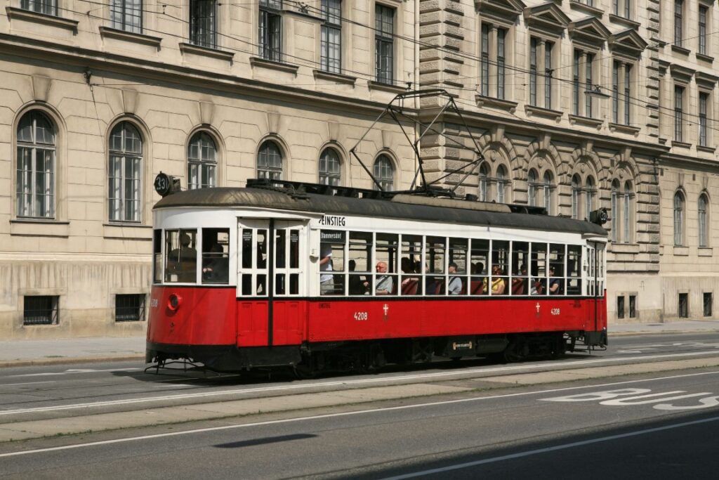 Der "Amerikaner" Z4208 an der Landstrasser Hauptstraße / Rennweg