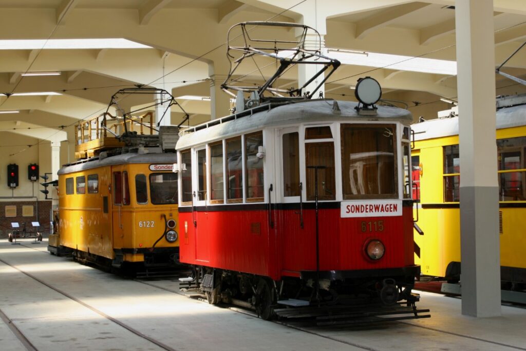 Der Schienenstoßmesswagen 6115 in der Remise Erdberg