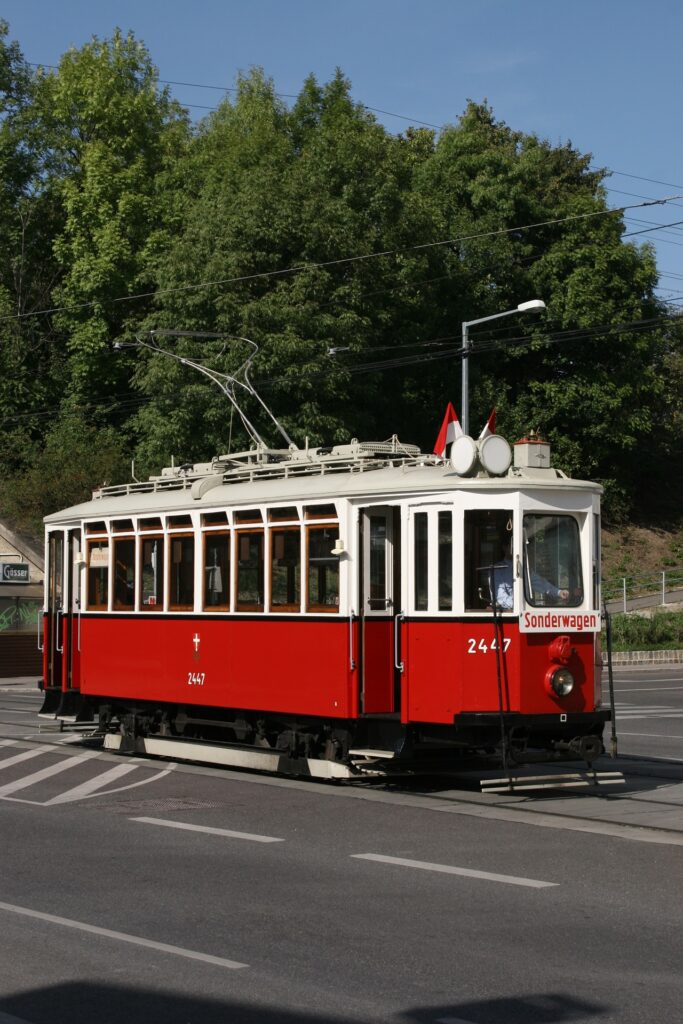 Im Bild ist unser K 2447 in der Hetzendorfer Straße festgehalten (Foto: Christian Peschl)