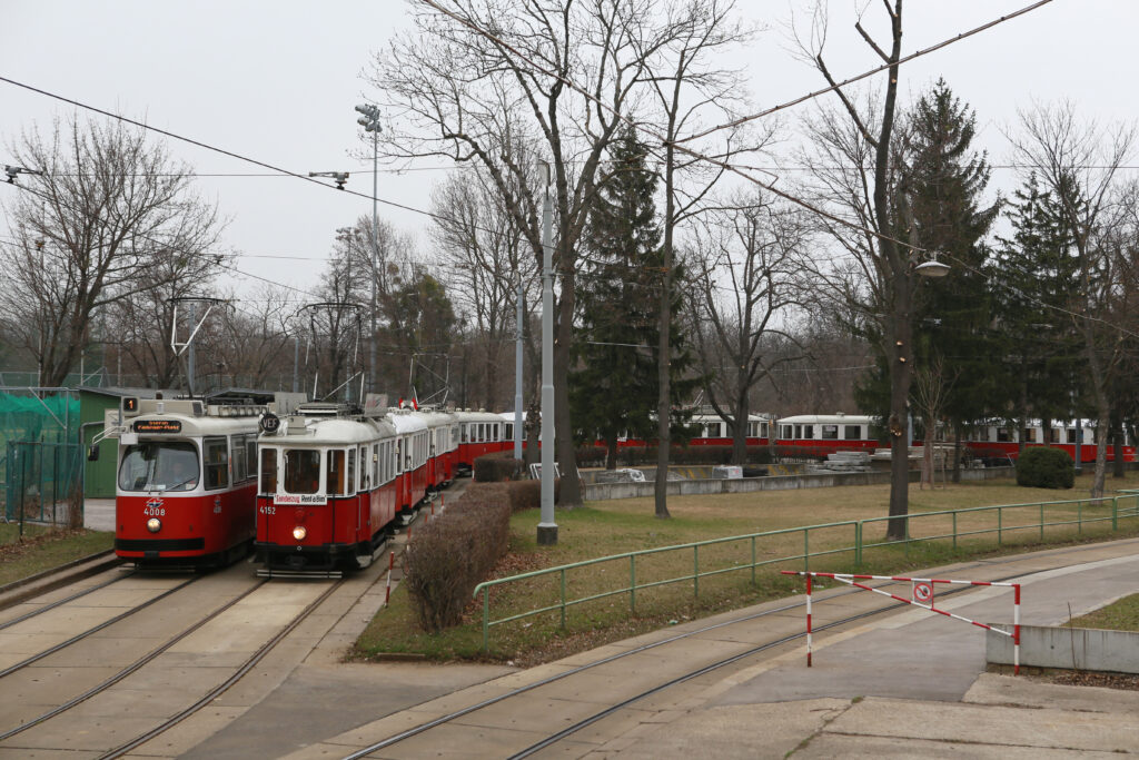 Transfer mit mehreren Zügen im Wiener Prater (Fotos: Christian Peschl)